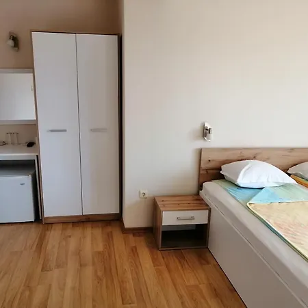 дом апостолови Konukevi